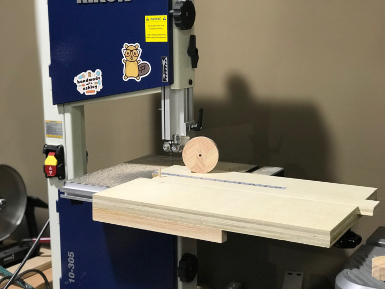 Bandsaw store circle jig